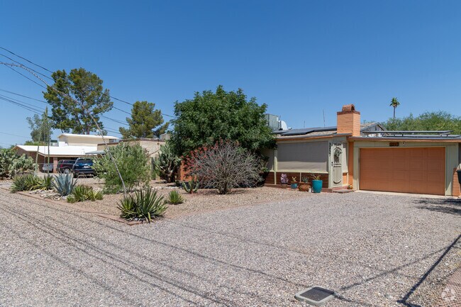 Doolen-Fruitvale homes sit on small to medium sized lots, with unique details.