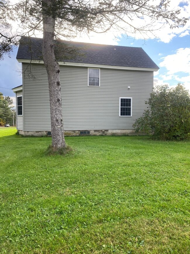 1076 Clinton Ave, Benton, ME 04901 - photo 6