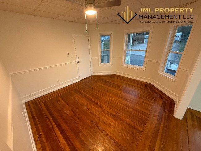 28 Mcclure Place unit 1, Fall River, MA 02720 - photo 3