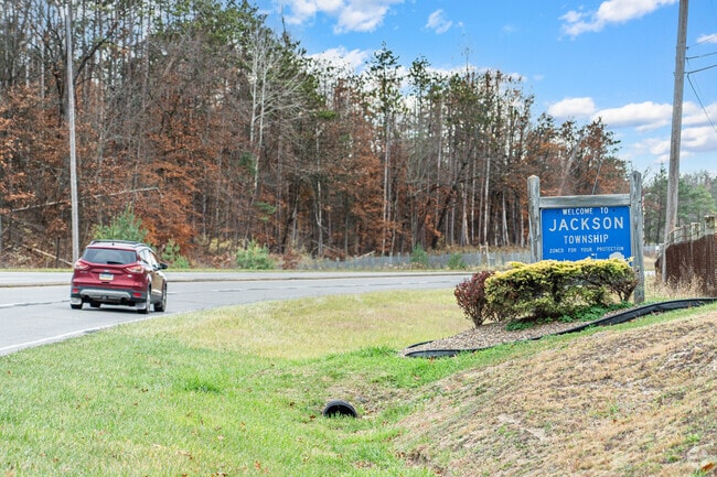 Residents are conveniently situated near a major thoroughfare in Jackson.