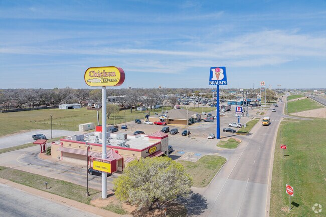 Burkburnett’s commercial activity mainly involves fast-food chains and car dealerships.