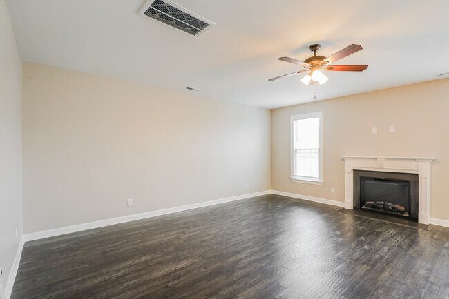 303 Cadet Ct, Spring Hill, TN 37174 - photo 4