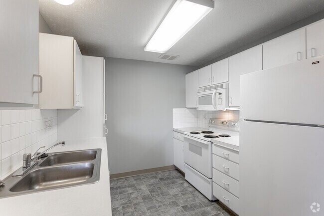 Knightsbridge - 1BR, 1BA - 711 SF