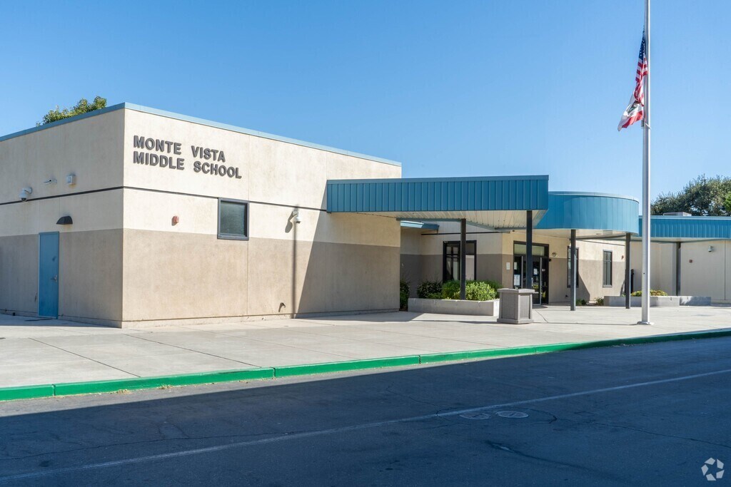 Monte Vista Middle School serves students in the Tracy community.