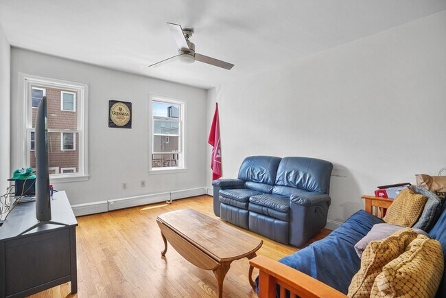 140 D St unit 2, Boston, MA 02127 - photo 4