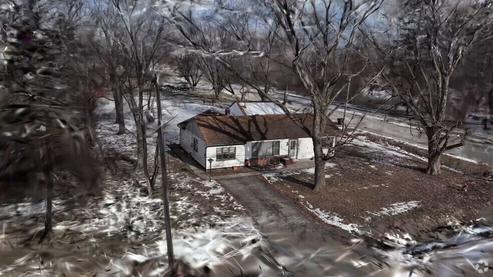 1760 E 158th St, South Holland, IL 60473 - photo 2