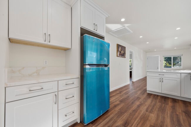 1443 W 36th Place, Los Angeles, CA 90018 - photo 6