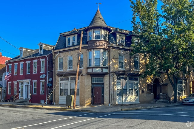 You can find some Victorian style homes sprinkled throughout Columbia.