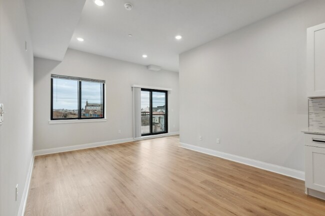 2701 Tulip St unit 2, Philadelphia, PA 19125 - photo 2