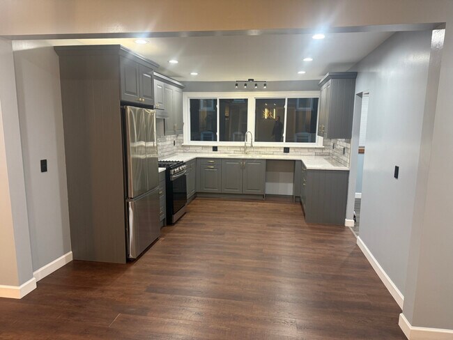 300 Burritt St unit 1, New Britain, CT 06053 - photo 3