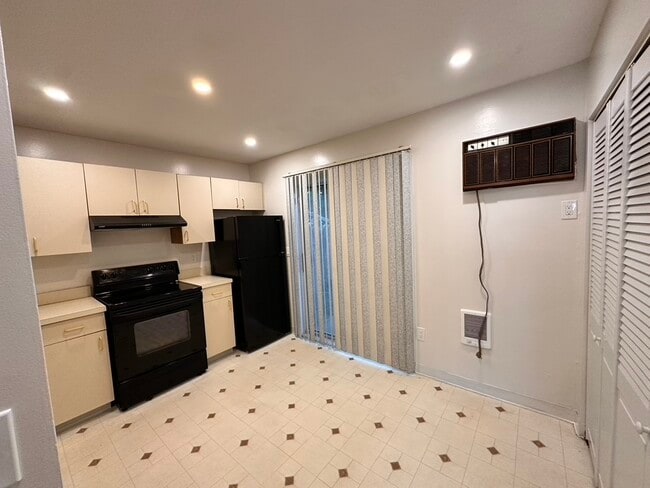 585 Park Rd unit 3-8, Waterbury, CT 06708 - photo 2