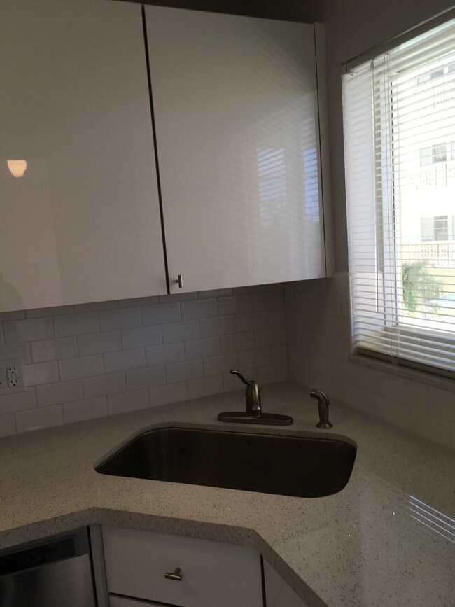 1818 Rodman St unit 2F, Hollywood, FL 33020 - photo 5