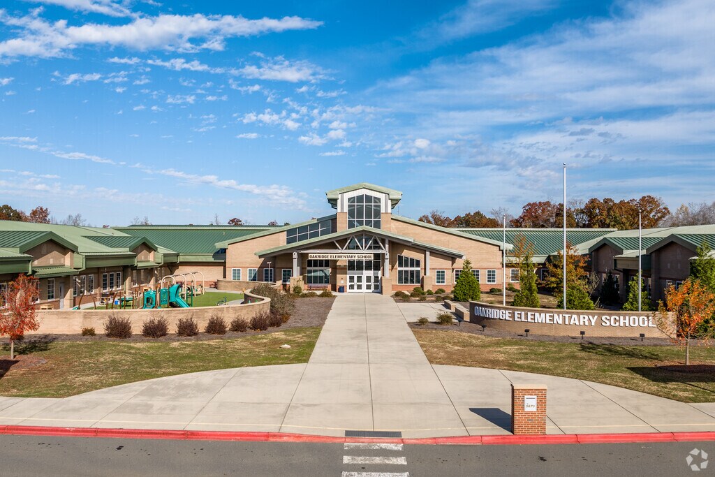 The Oakridge Elementary School in Clover, SC serves just over 800 students.