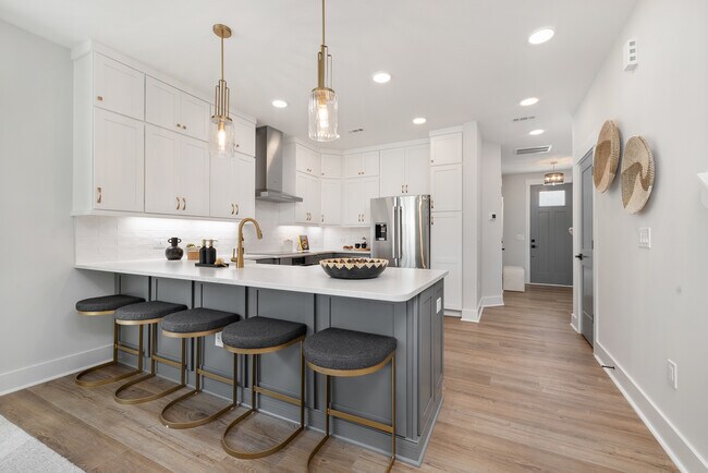 2021 N Salem St unit 37739723, Apex, NC 27523 - photo 2