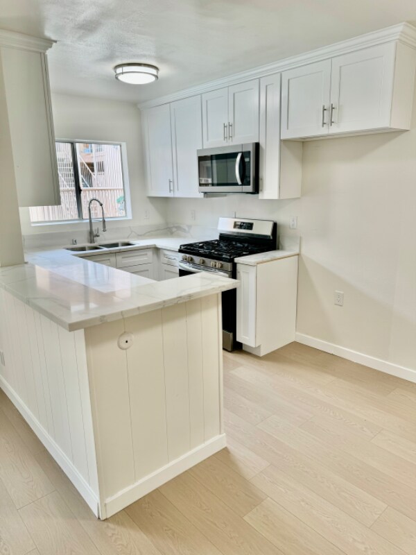 12755 Vanowen St Unit 3, Los Angeles, CA 91605