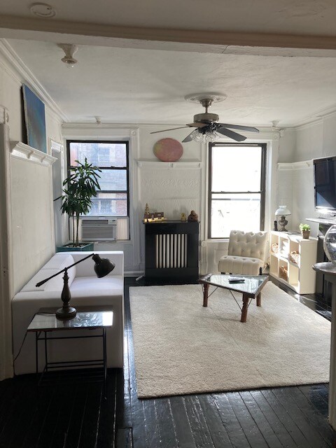 247 Grand St Unit 3R, New York, NY 10002