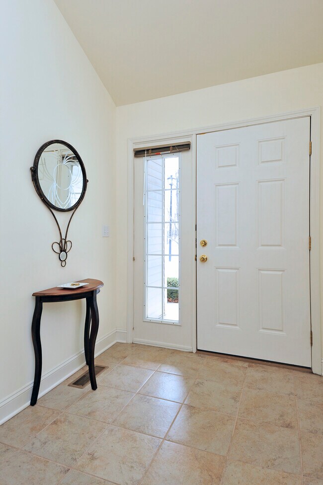 185 Julia Ct Unit 188, Sandy Hook, CT 06482