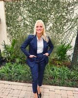 Agent Photo
