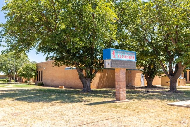 Bayless Elementary School has a total of 518 students.