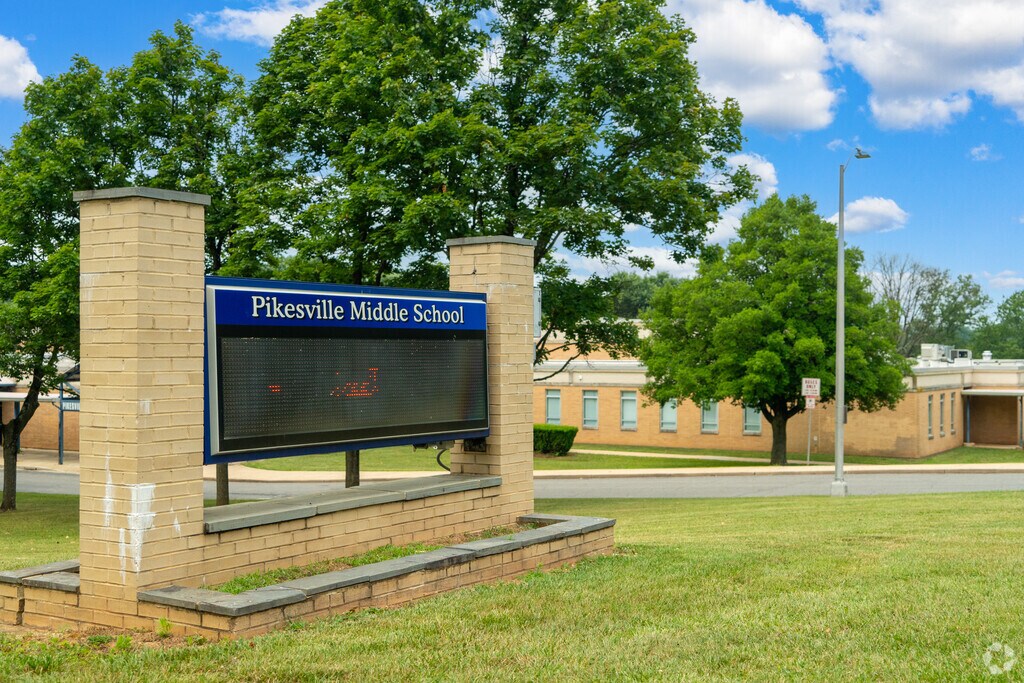 Pikesville Middle School in Pikesville teaches grades 6 through 8.