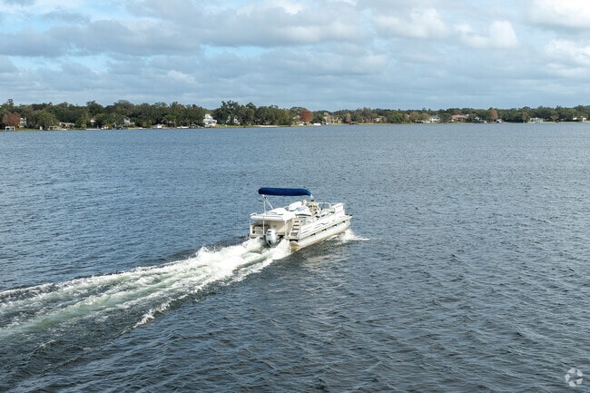 Boaters savor year-round enjoyment on Lake Conway's waters.
