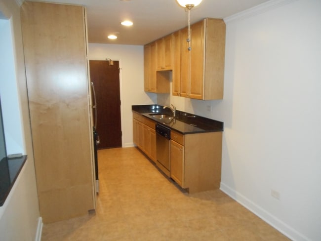 244 N Smith St unit G5, Palatine, IL 60067 - photo 3