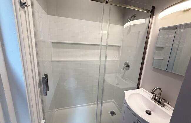 2724 Jefferson Ave unit 2724-05, Cincinnati, OH 45219 - photo 2