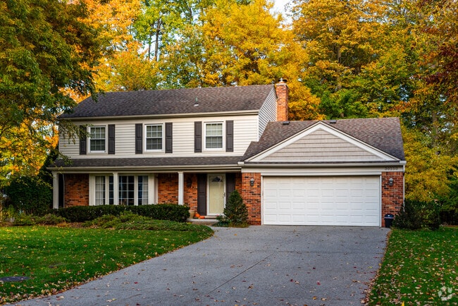 Updated colonials give Bingham Farms an up-and-coming vibe.