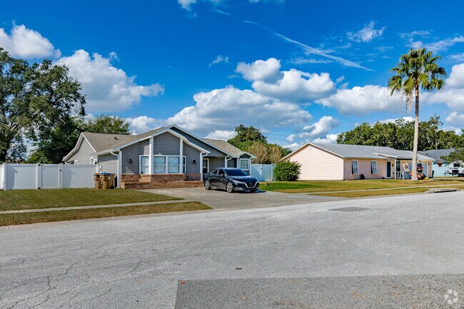 Ranch-style homes are commonly seen throughout Campbell City.