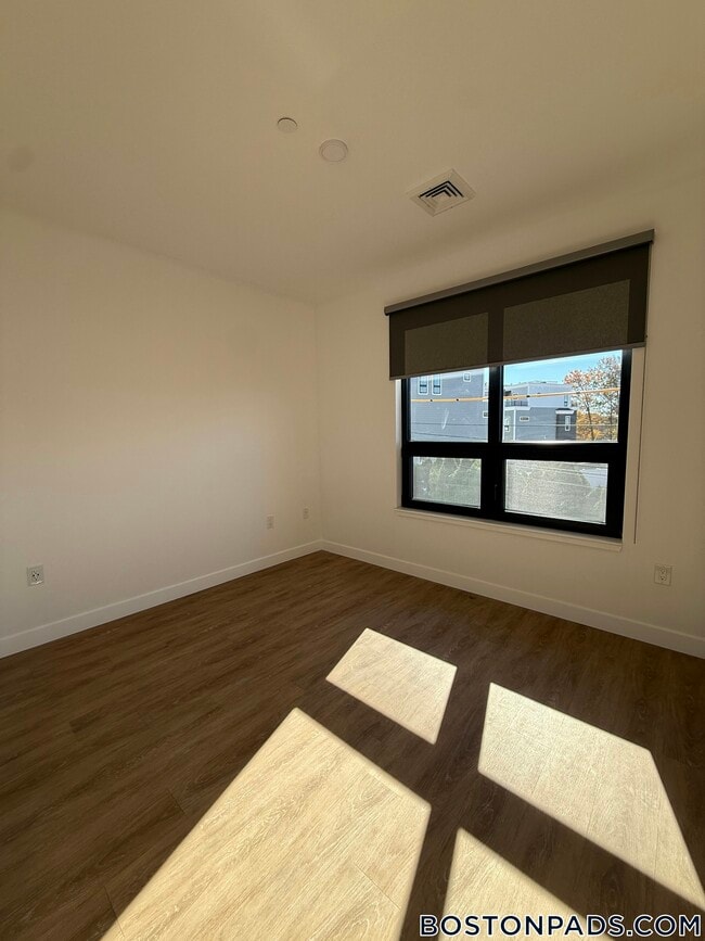 199 Gardner St Unit 214, Boston, MA 02132