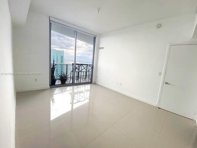 Aria on the Bay unit 4905, Miami, FL 33132 - photo 5