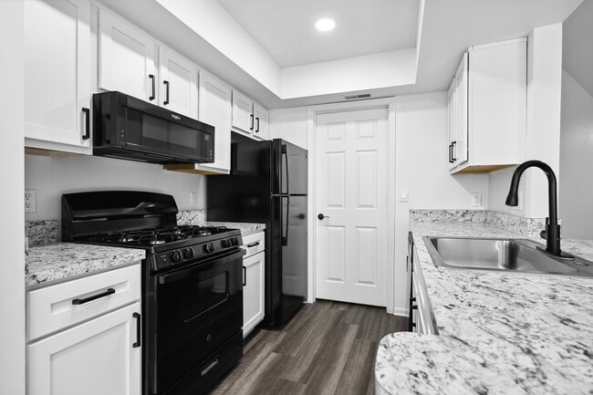 07_1631HillRoadNorth_2037_HiRes