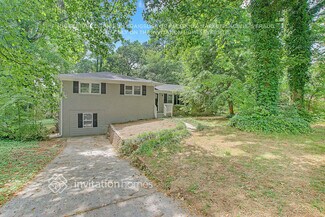 5747 Woodland Dr, Acworth, GA 30102