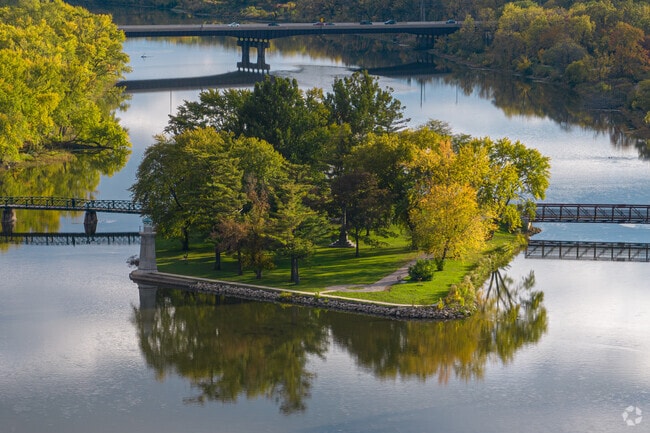 Situated between downtown and the Fox River, Southwest Central Geneva residents can enjoy both.