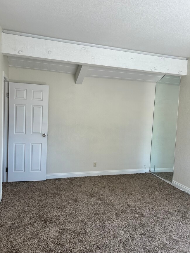 4276 Kona Coast Way, Las Vegas, NV 89121 - photo 7