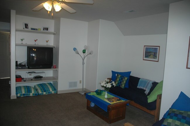 633 Mclane Ave unit A, Morgantown, WV 26505 - photo 3