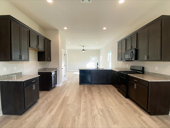 32635 Flower Tree Ct, Walker, LA 70785 - photo 4