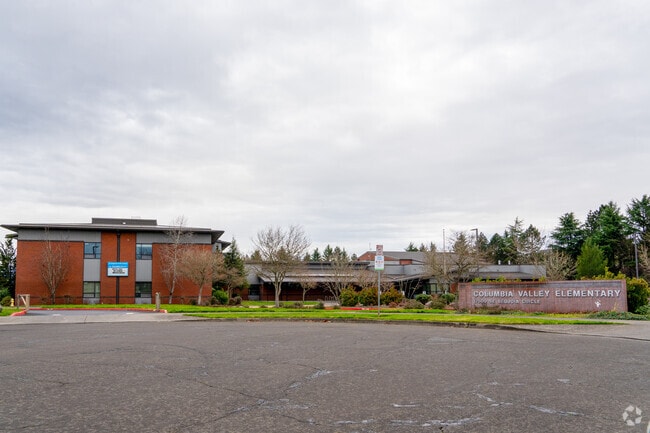 Roundabout entrance to Columbia Valley Elementary.