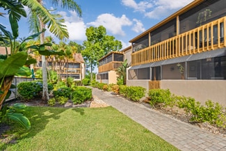 3075 Willow Green Dr, Sarasota, FL 34235