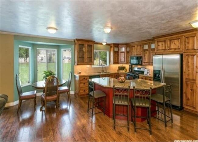 1243 S Main St, Mapleton, UT 84664 - photo 3