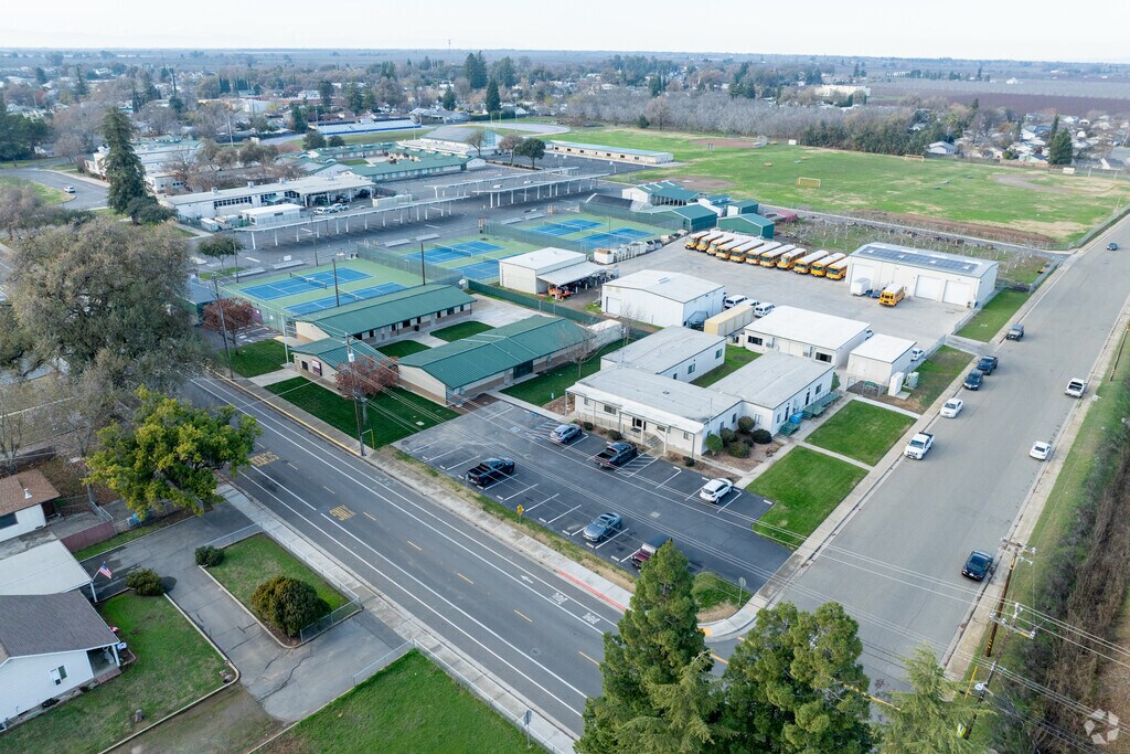 Live Oak Alternative School is a public elementary, middle, and high school in Sutter County.