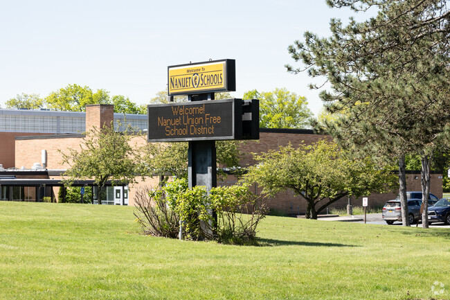 Welcome to A. Mac Arthur Barr Middle School located in Nanuet, NY.
