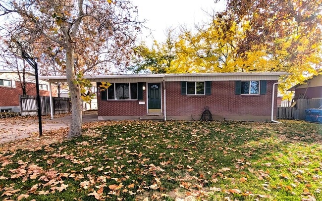 317 W 930 N, Clearfield, UT 84015 - photo 2