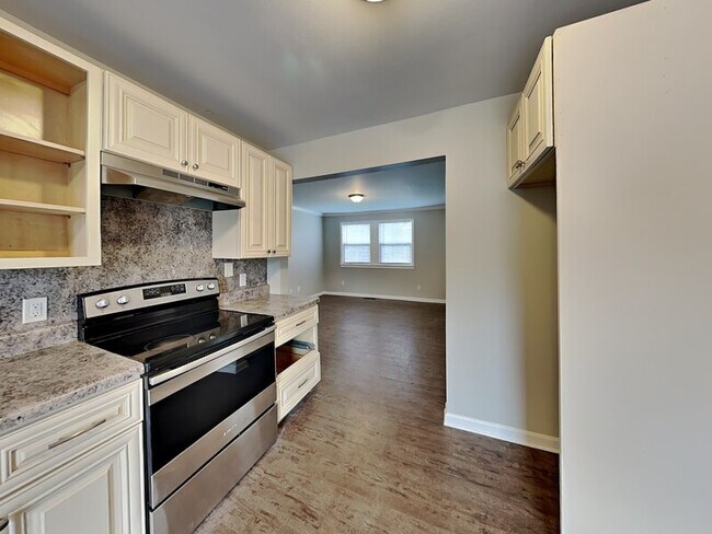 7745 Madrid Ave unit B, Birmingham, AL 35206 - photo 4