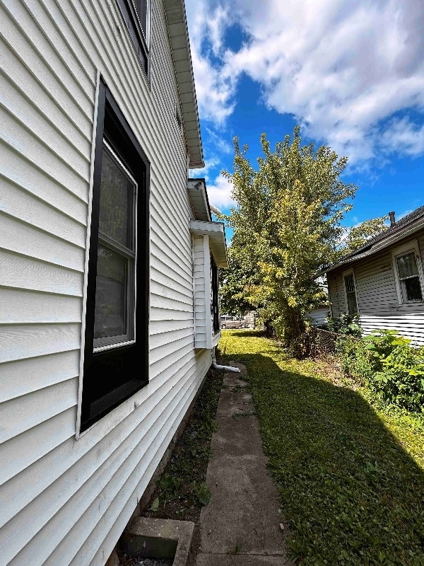 216 E 13th St, Muncie, IN 47302 - photo 2