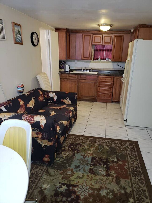 4012 Garden Ave unit gardenav4, West Palm Beach, FL 33405 - photo 4