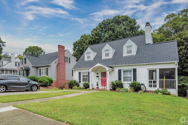 West Highlands features manicured lawns and Colonial-style homes.