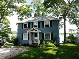 16 Allen Ave, Wareham, MA 02571