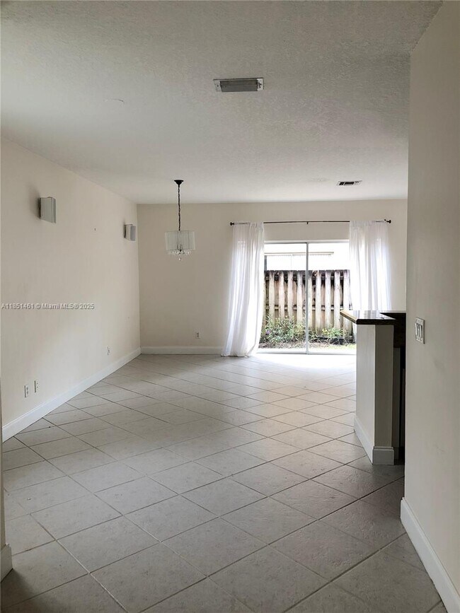 16145 Emerald Cove Rd, Weston, FL 33331 - photo 2