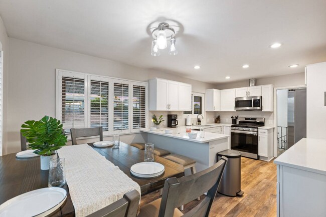 321 W Kalmia St, Fallbrook, CA 92028 - photo 6